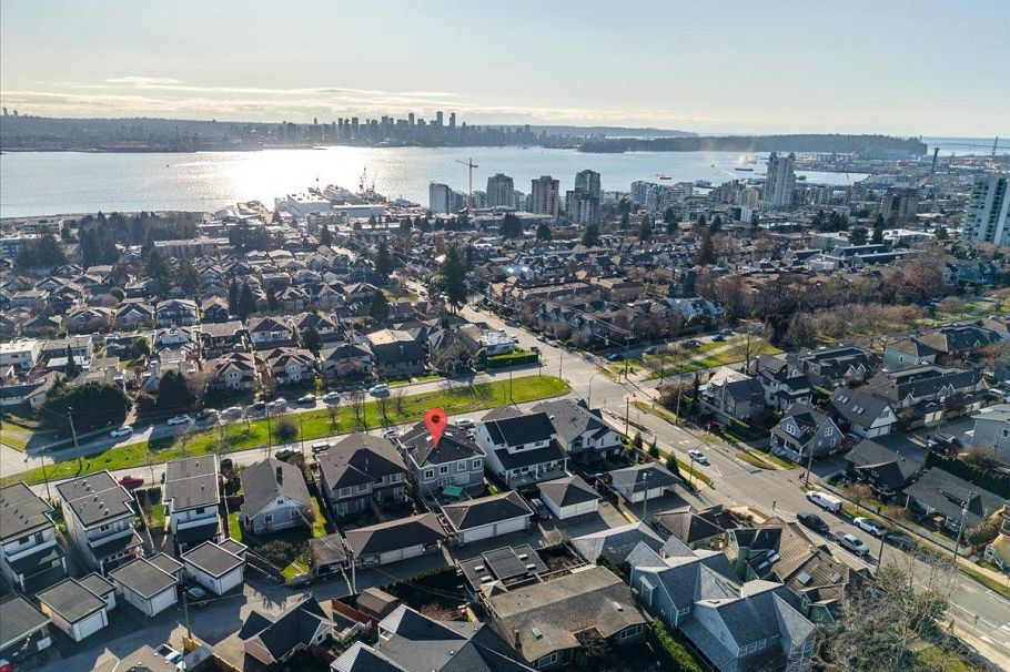 318 E Keith Road North Vancouver, BC - 32