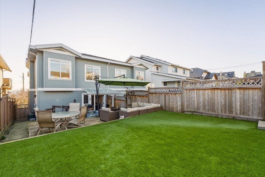 318 E Keith Road North Vancouver, BC - 17