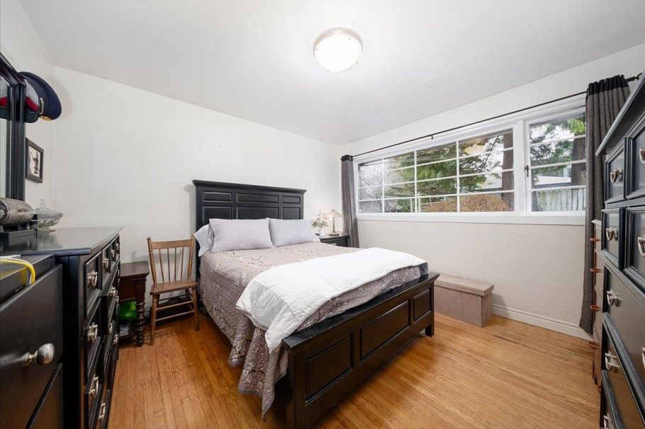 322 E 25th Street North Vancouver, BC - 10