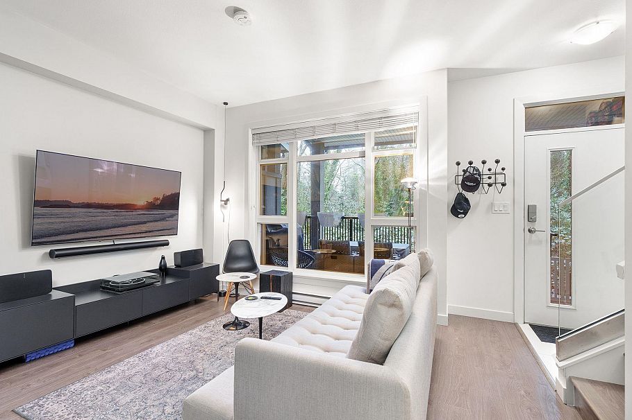 307 2135 Heritage Park Lane North Vancouver, BC - 3