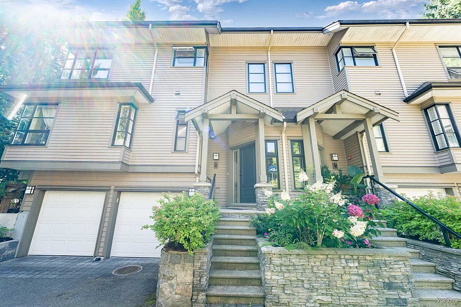 15 3150 Sunnyhurst Road North Vancouver, BC - 1