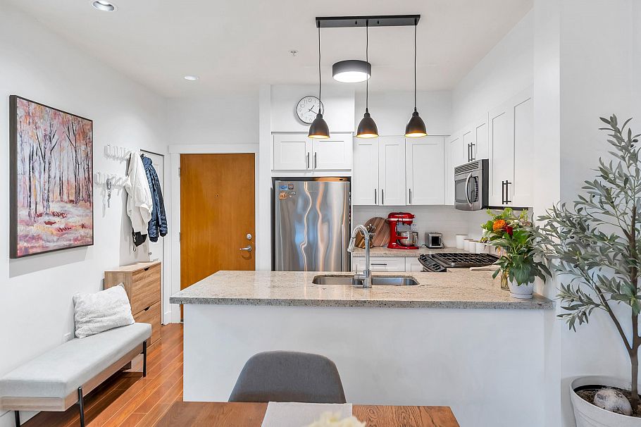 310 1111 E 27th Street North Vancouver, BC - 7