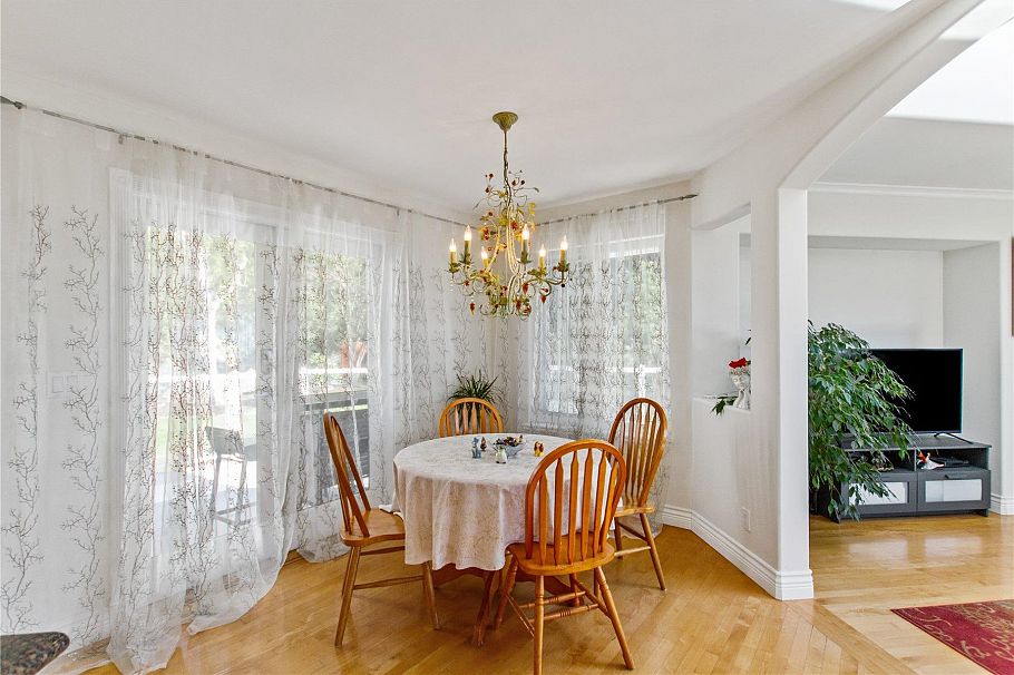 3866 Michener Way North Vancouver, BC - 10