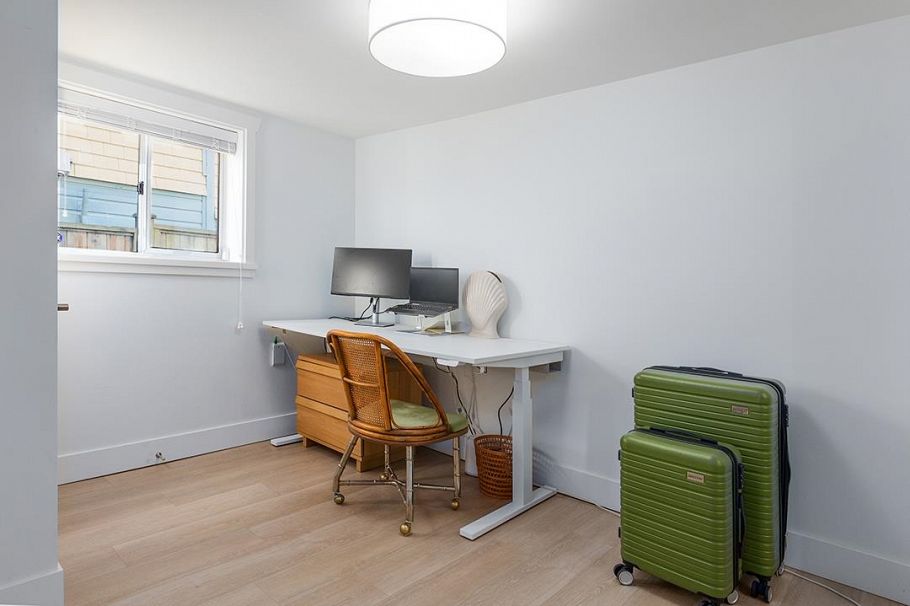 708 Woodland Drive Vancouver, BC - 16