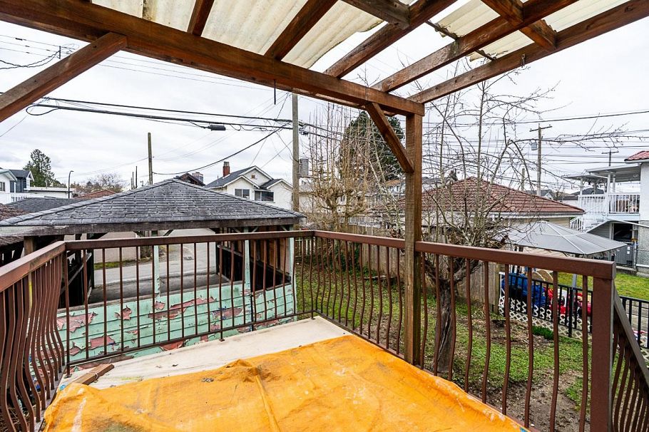 3484 E 25th Avenue Vancouver, BC - 24