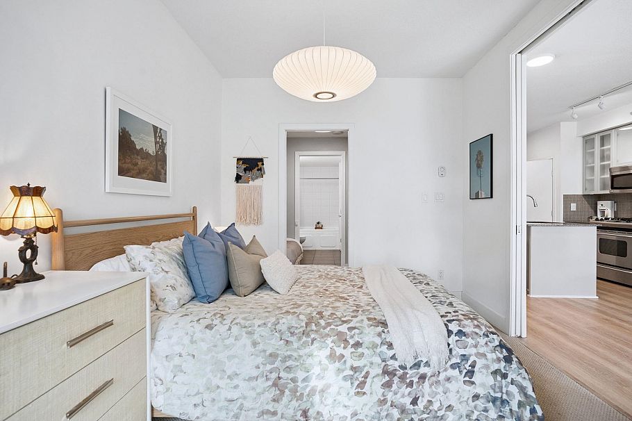 203 298 E 11th Avenue Vancouver, BC - 18