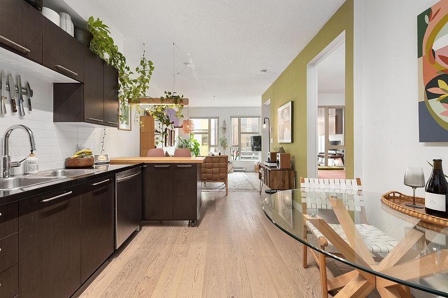 212 205 E 10th Avenue Vancouver, BC - 6