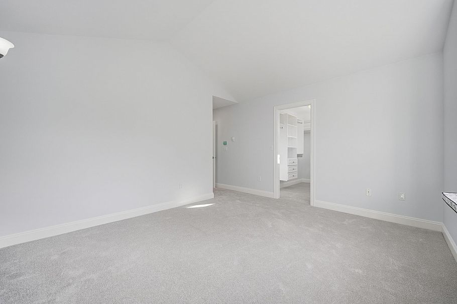 2411 George Street North Vancouver, BC - 19