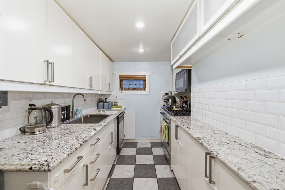 1758 Venables Street Vancouver, BC - 31