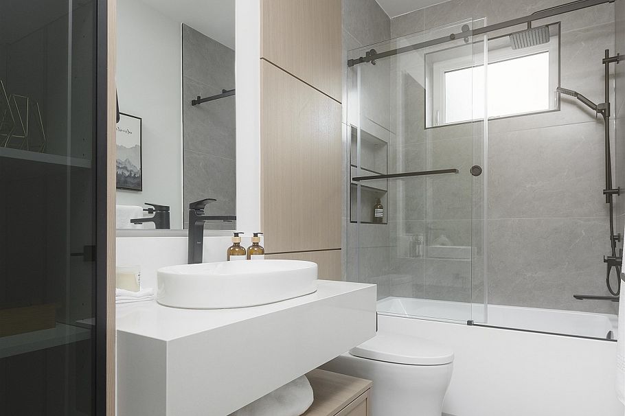 2 5969 Granville Street Vancouver, BC - 15