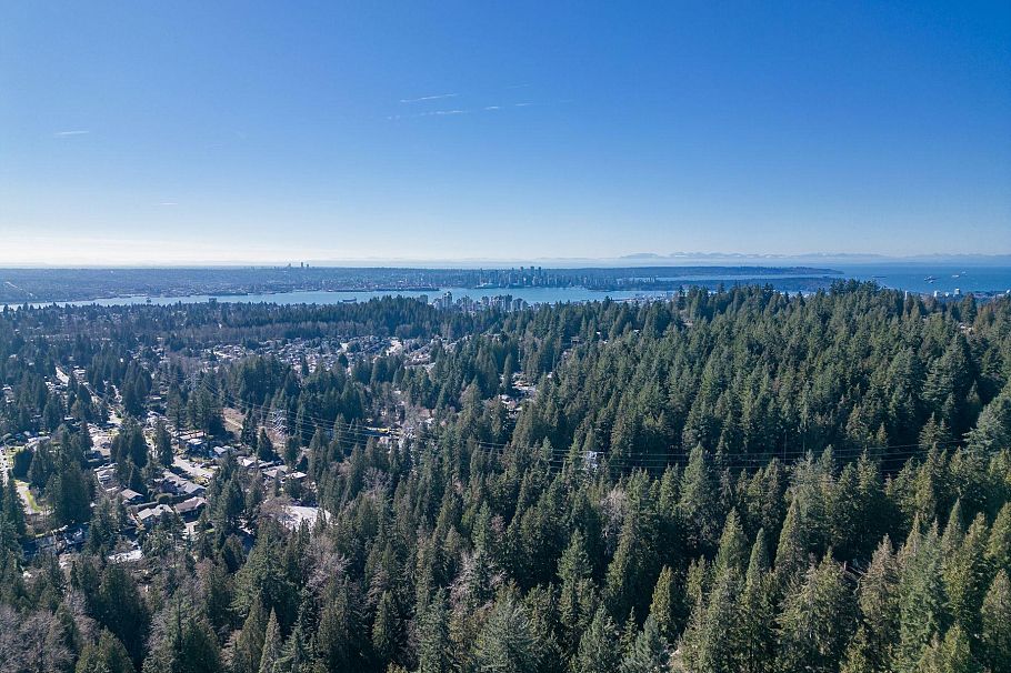 3866 Michener Way North Vancouver, BC - 35