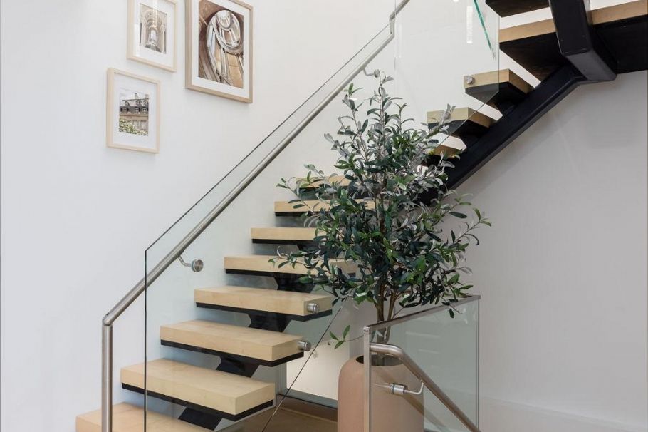 TH1 135 E 13 Street North Vancouver, BC - 11