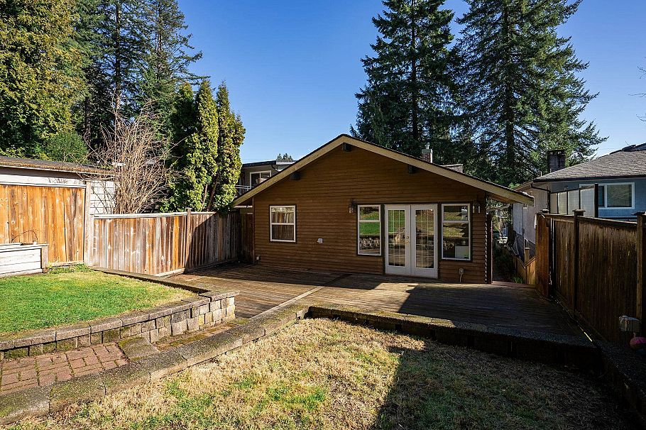 3015 Royal Avenue North Vancouver, BC - 20