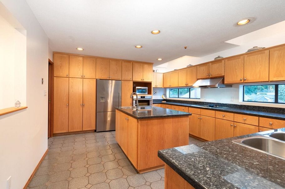 1605 Lockehaven Road North Vancouver, BC - 15