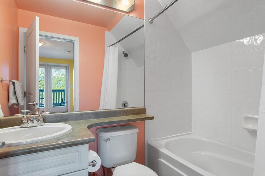 830 E 10th Avenue Vancouver, BC - 25