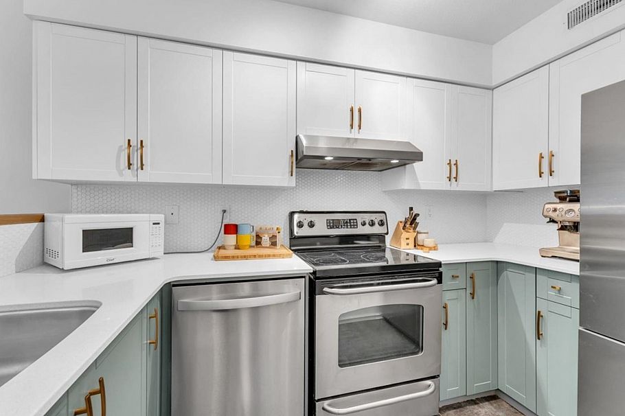 208 1516 E 1st Avenue Vancouver, BC - 9