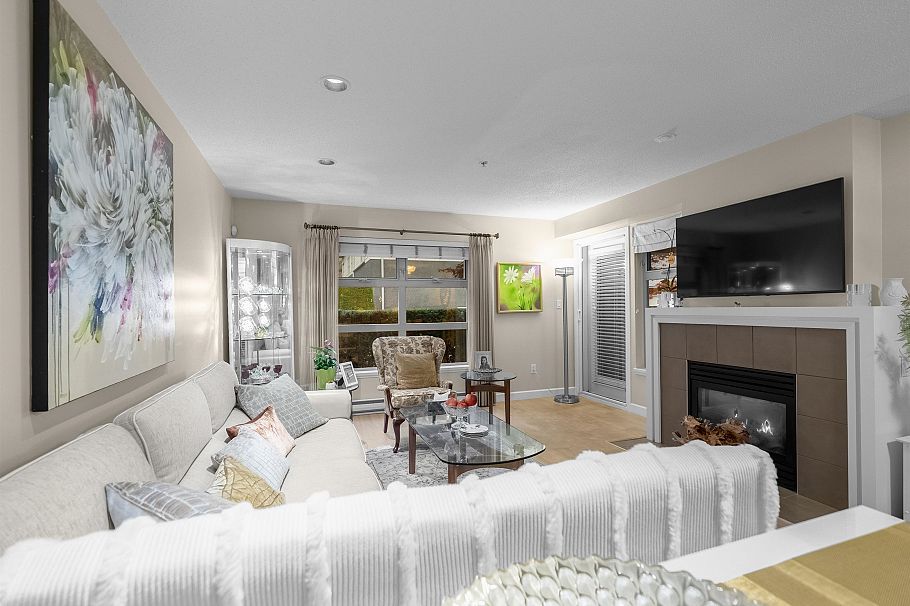 104 3750 Edgemont Boulevard North Vancouver, BC - 2