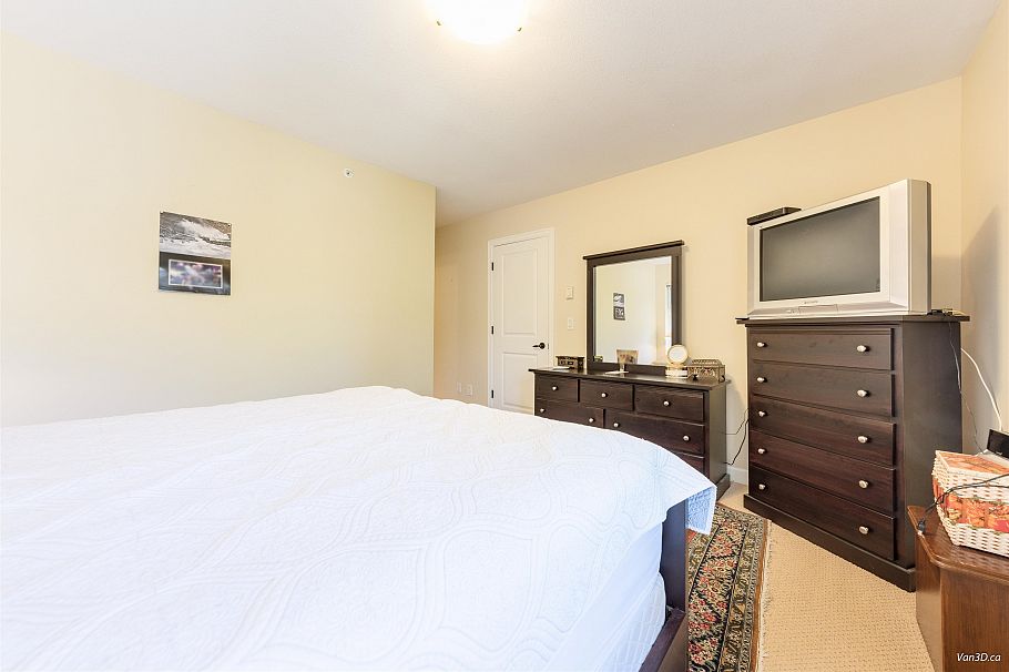 15 3150 Sunnyhurst Road North Vancouver, BC - 25