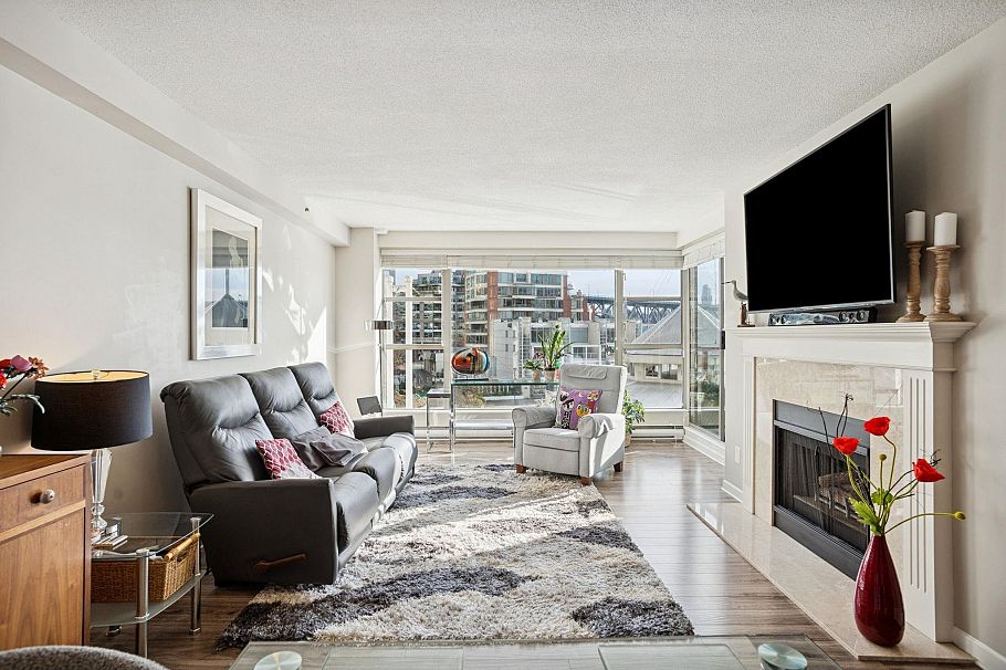 203 1008 Beach Avenue Vancouver, BC - 3