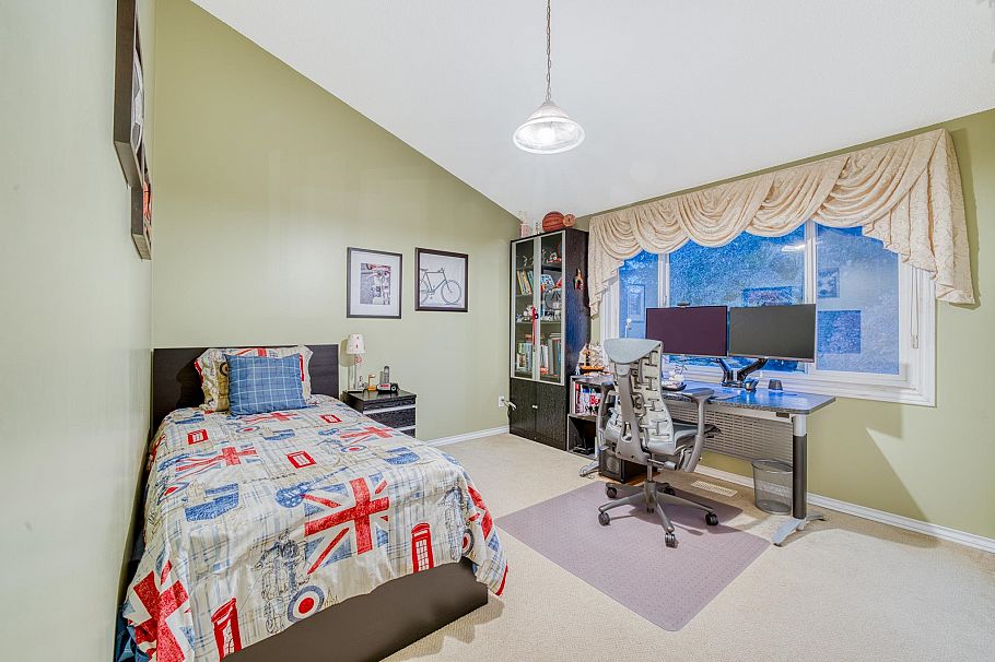 1428 W 37th Avenue Vancouver, BC - 27