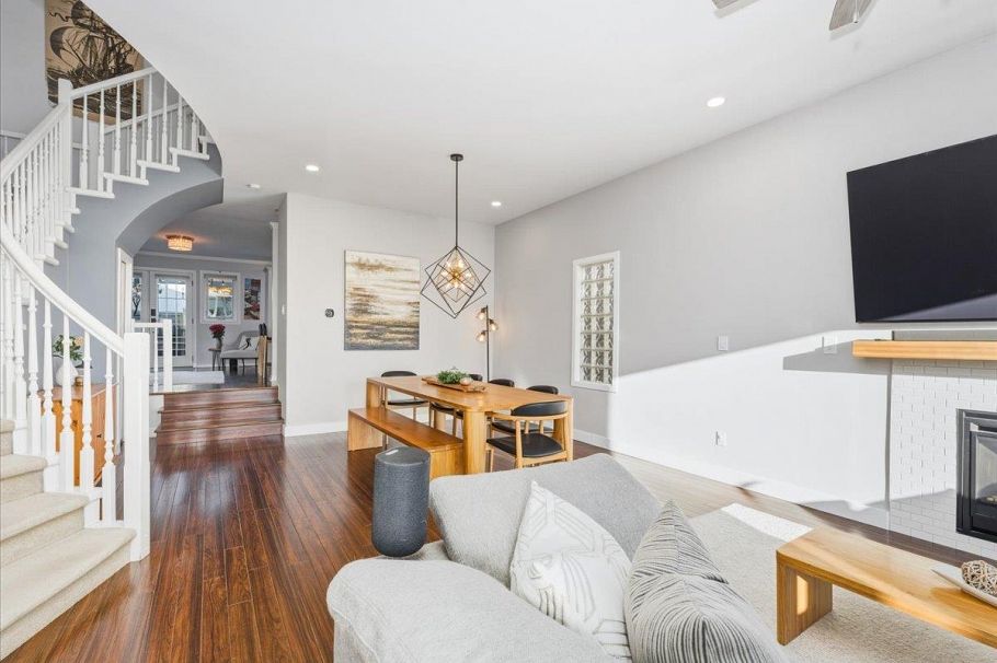 318 E Keith Road North Vancouver, BC - 8