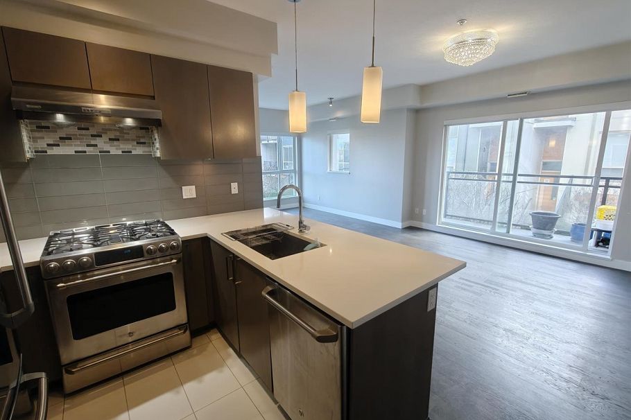 212 10155 River Drive Richmond, BC - 6