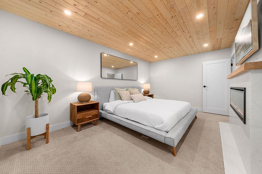 867 Frederick Road North Vancouver, BC - 17