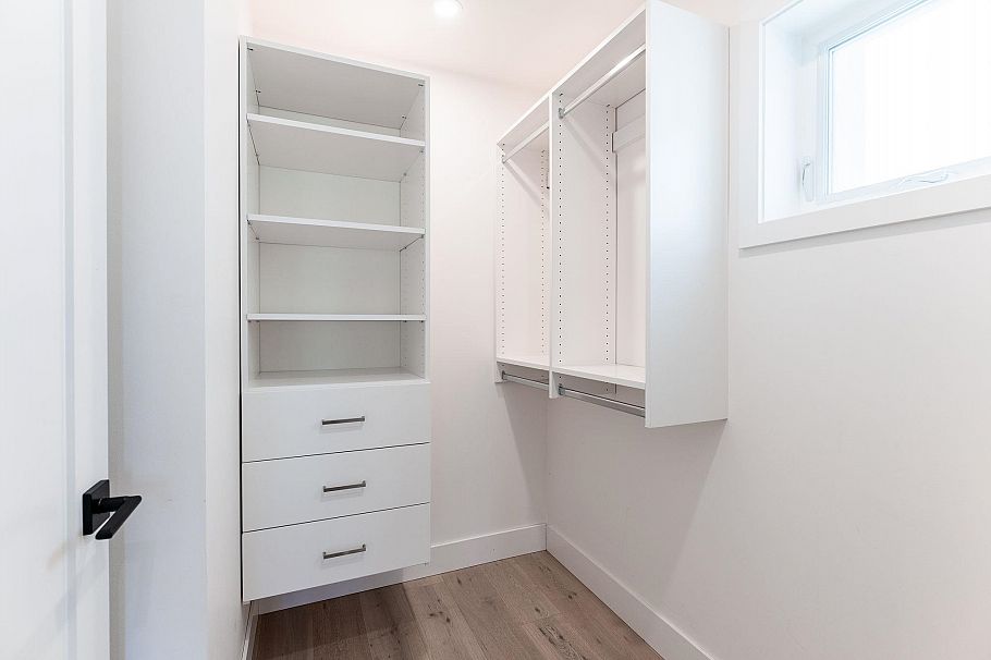 3530 W 43rd Avenue Vancouver, BC - 36