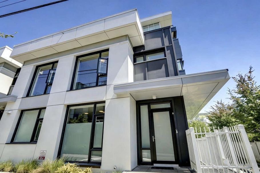 6395 Cambie Street Vancouver, BC - 2