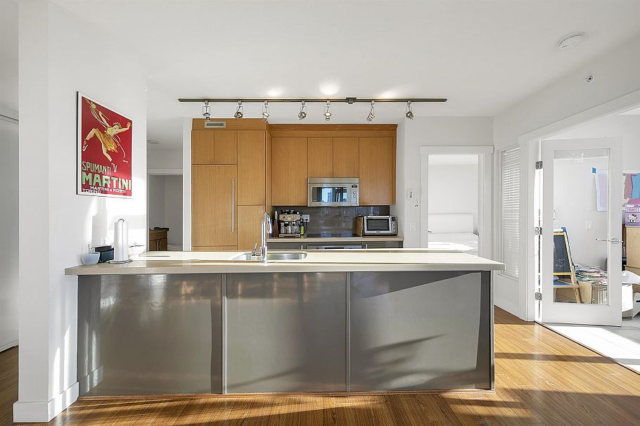 801 1833 Crowe Street Vancouver, BC - 9