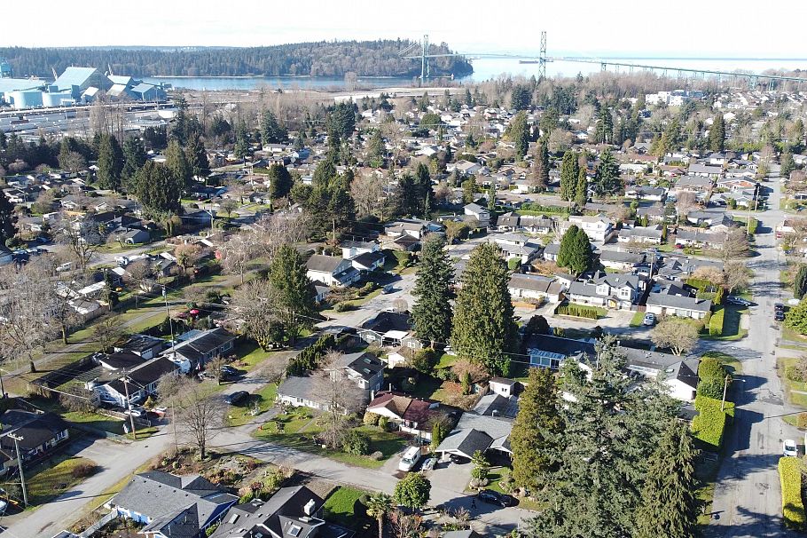 1319 Cottonwood Crescent North Vancouver, BC - 2