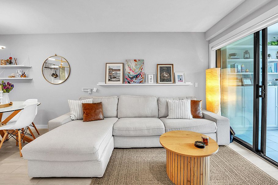 405 935 W 16th Street North Vancouver, BC - 3