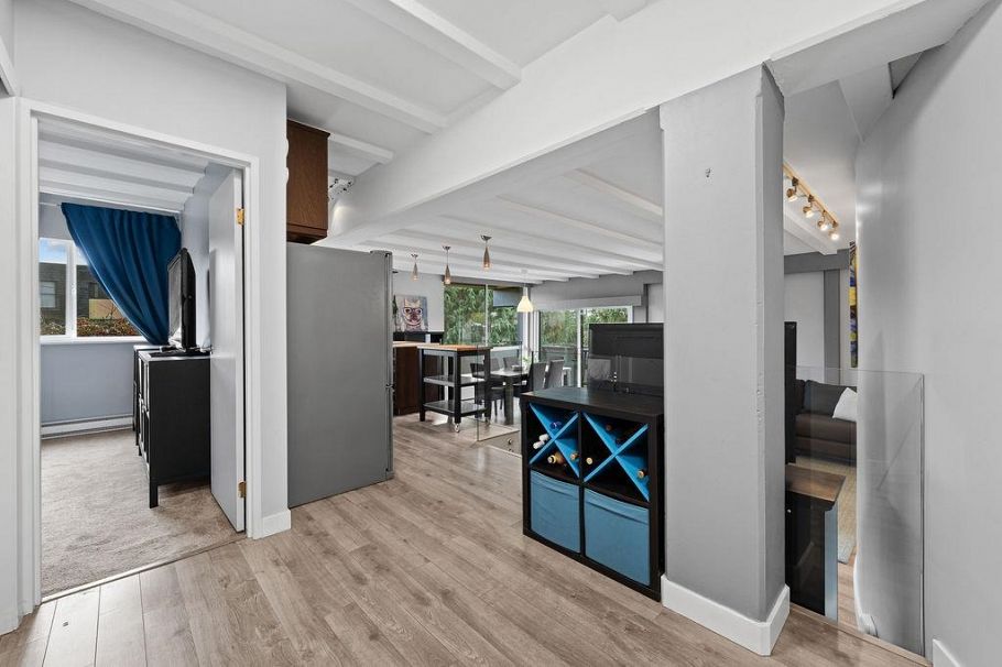 201 341 Mahon Avenue North Vancouver, BC - 16