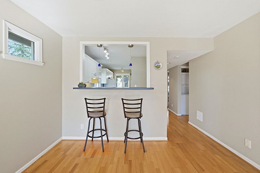 203 1538 Bowser Avenue North Vancouver, BC - 5