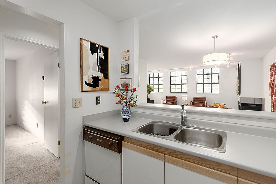 104 700 E Pender Street Vancouver, BC - 5