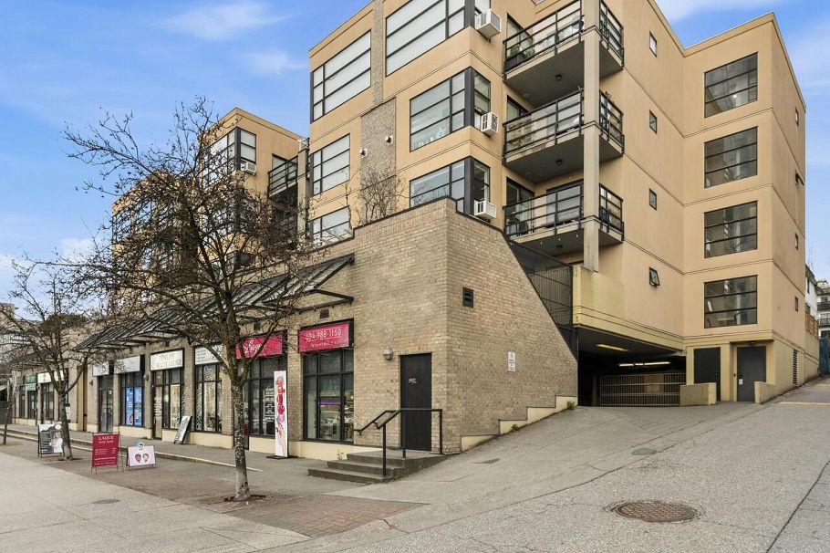 402 124 W 3rd Street North Vancouver, BC - 1