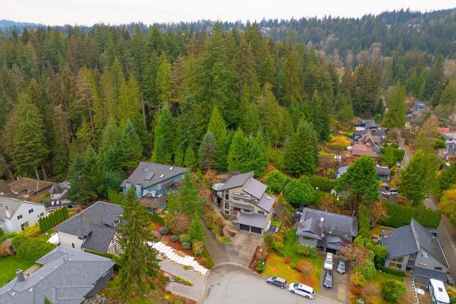 1605 Lockehaven Road North Vancouver, BC - 38