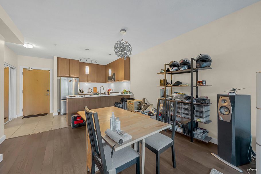 315 1330 Marine Drive North Vancouver, BC - 9