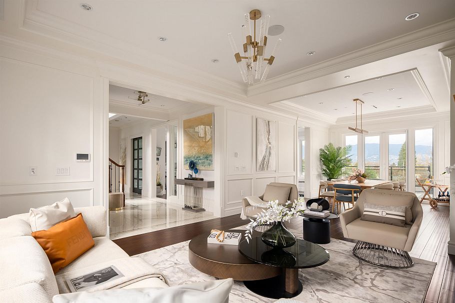 3955 W Broadway Vancouver, BC - 1