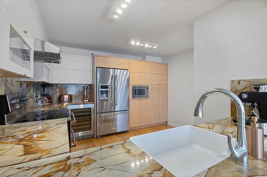 303 1501 Howe Street Vancouver, BC - 14