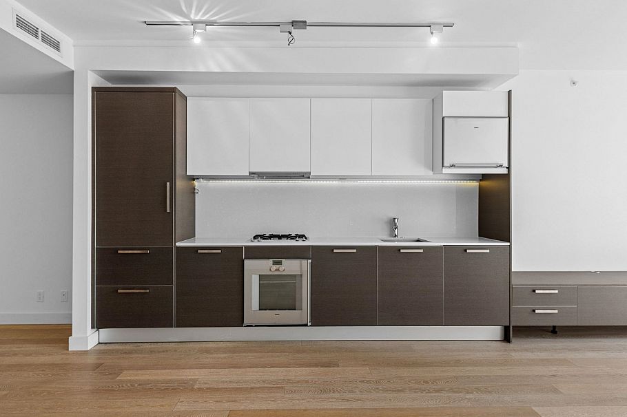 206 1477 W Pender Street Vancouver, BC - 3