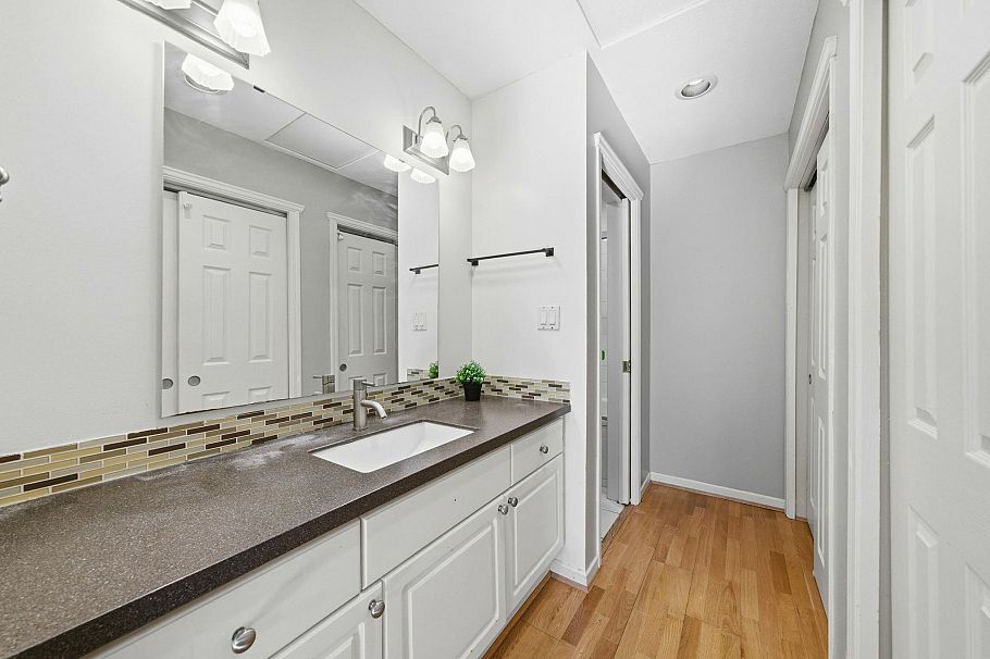 203 1538 Bowser Avenue North Vancouver, BC - 13