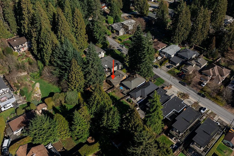 3015 Royal Avenue North Vancouver, BC - 31