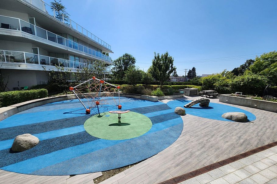 809 4638 Gladstone Street Vancouver, BC - 35