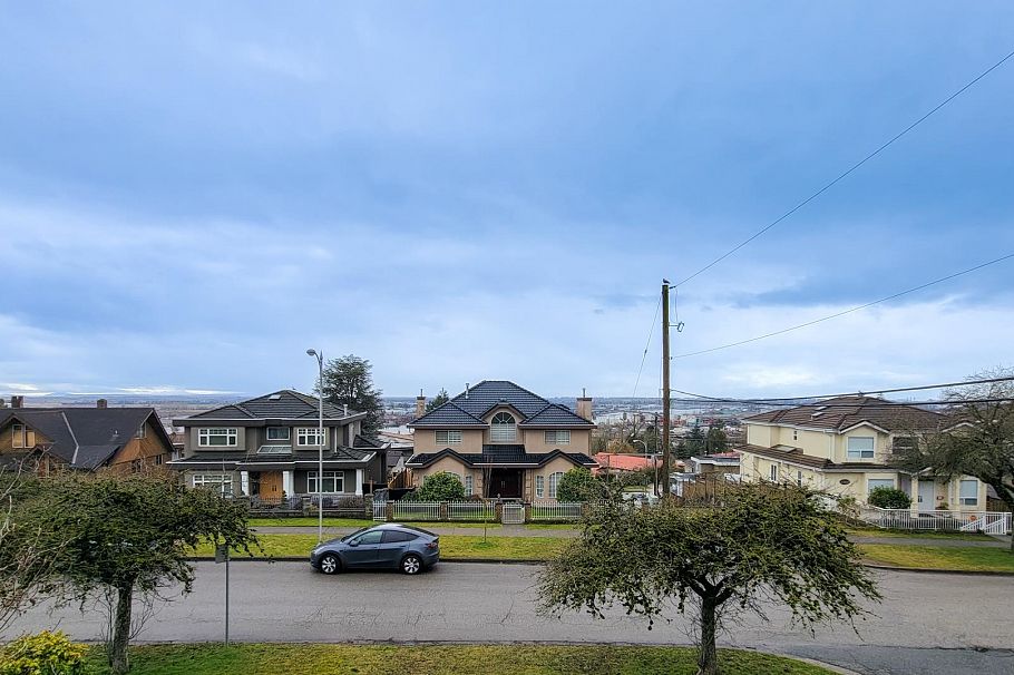 2155 Burquitlam Drive Vancouver, BC - 39