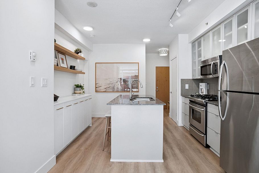 203 298 E 11th Avenue Vancouver, BC - 11