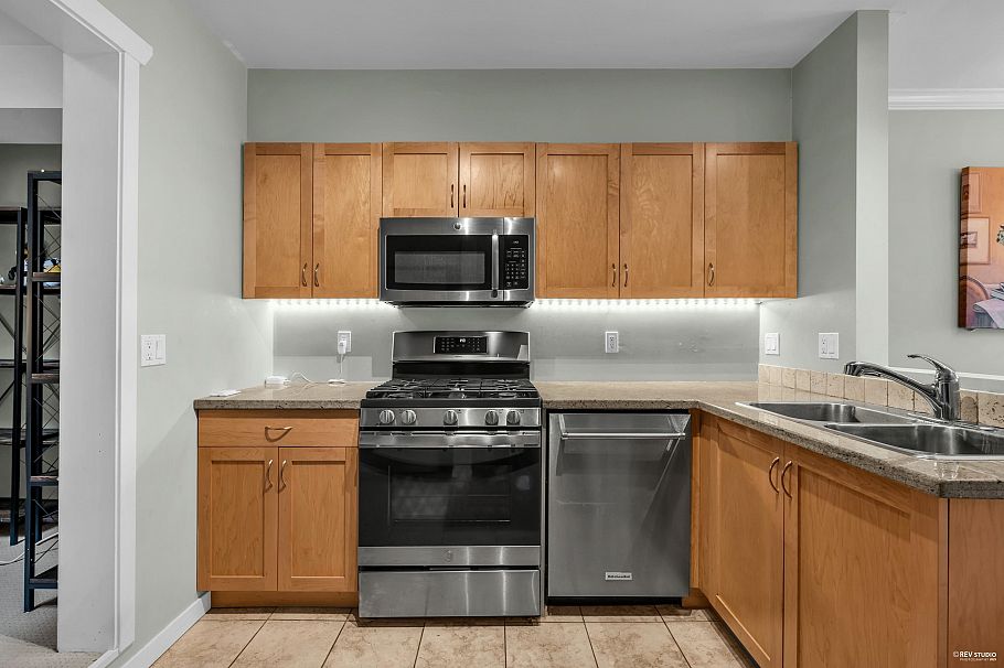 30 638 W 6th Avenue Vancouver, BC - 9