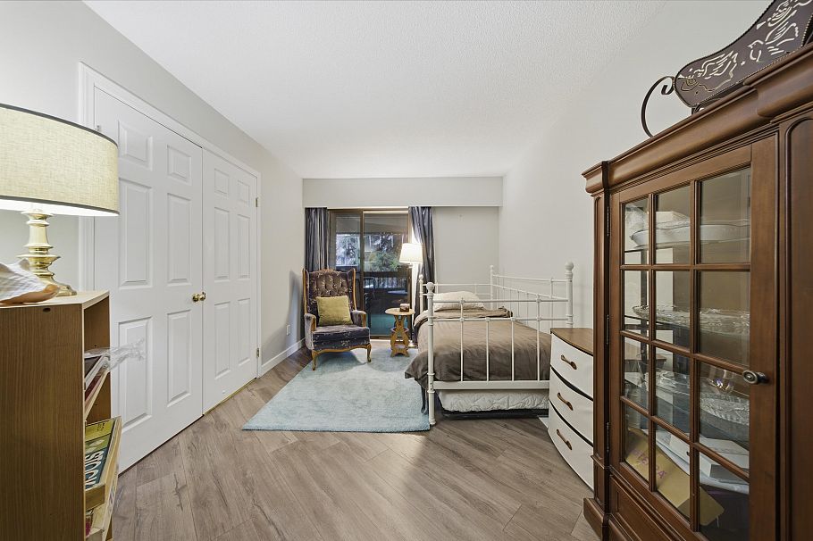 212 2620 Fromme Road North Vancouver, BC - 14