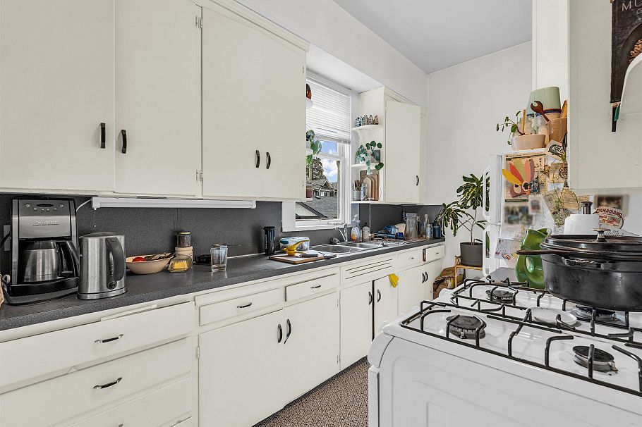 354 W 15th Avenue Vancouver, BC - 24