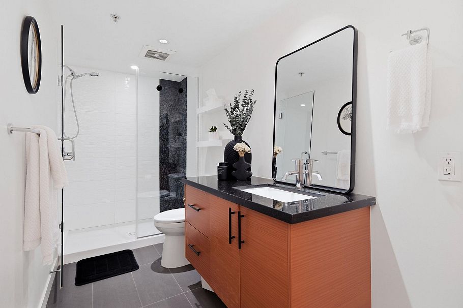 105 2832 Capilano Road North Vancouver, BC - 14